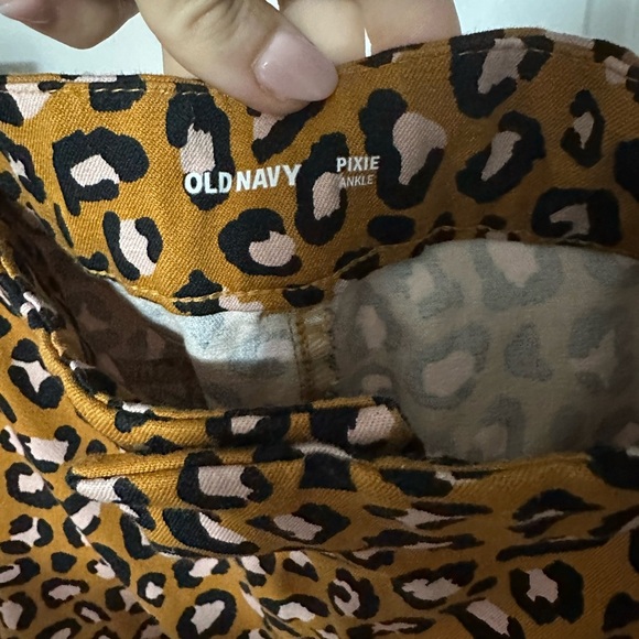 NWOT Old Navy Leopard Cheetah Pixi Pants 20 Animal Print - Picture 3 of 6